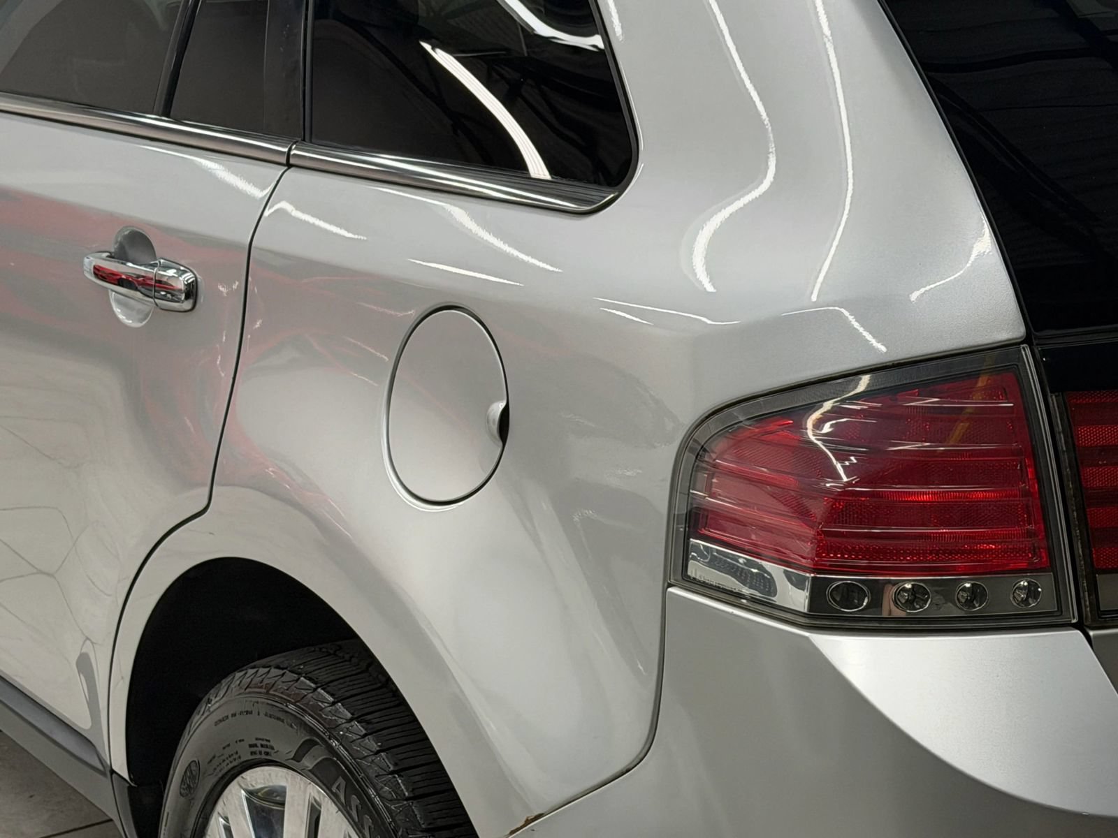 Used 2010 Lincoln MKX 2WD image 12
