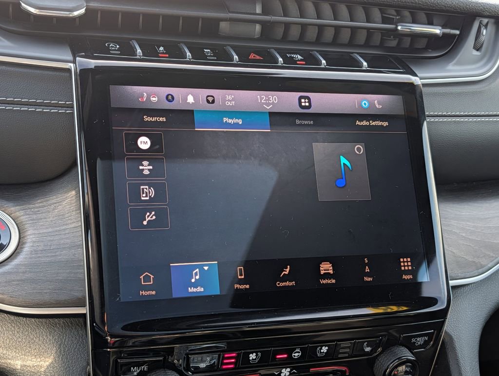 Used 2024 Jeep Grand Cherokee L Limited w/ Luxury Tech Group II image 43