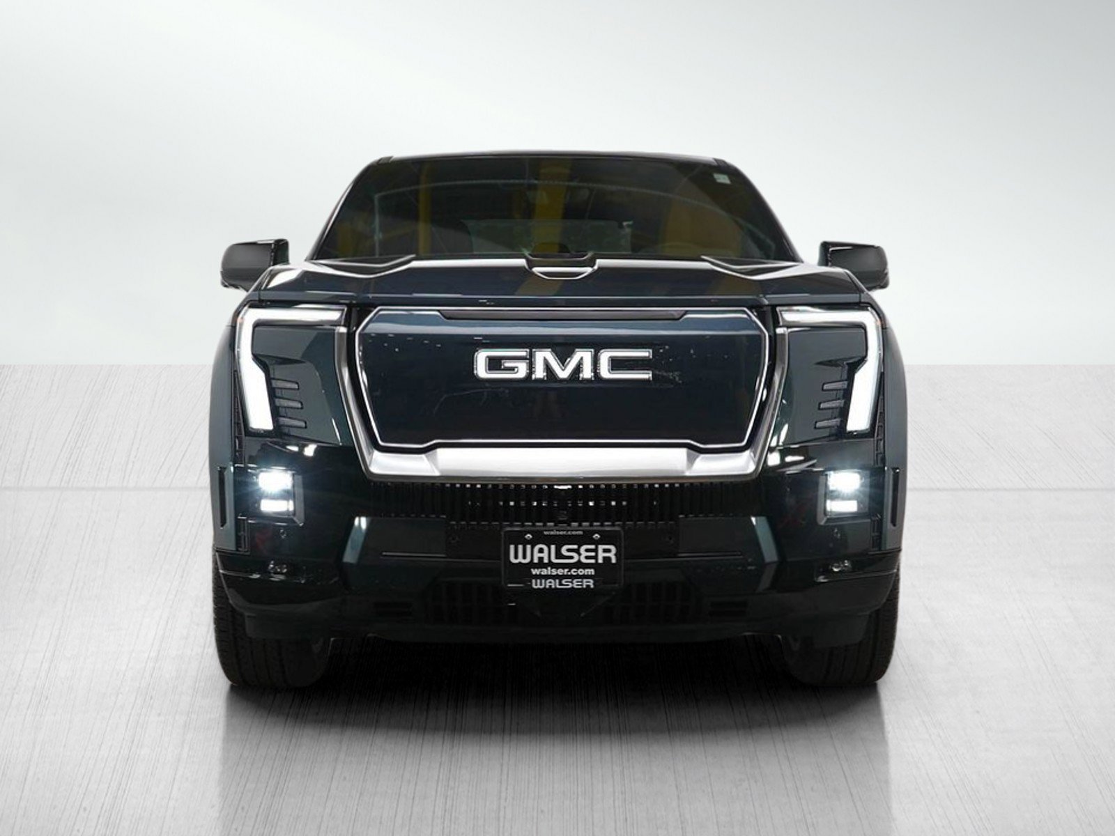 Used 2025 GMC Sierra EV Denali image 8