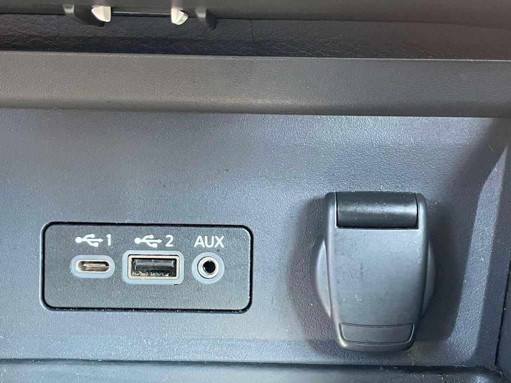 Used 2024 Nissan Sentra SV FWD image 30