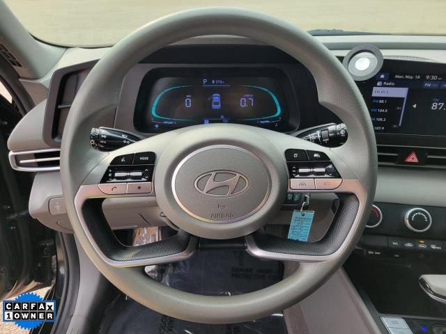 Used 2024 Hyundai Elantra SE FWD image 19