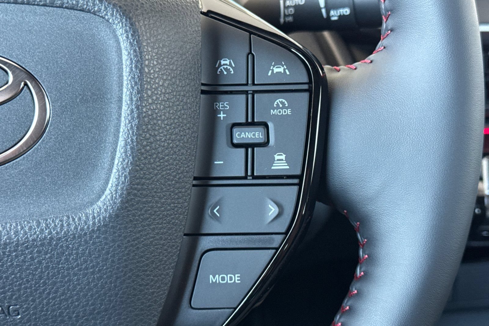 New 2026 Toyota Prius Plug-In Hybrid FWD image 28