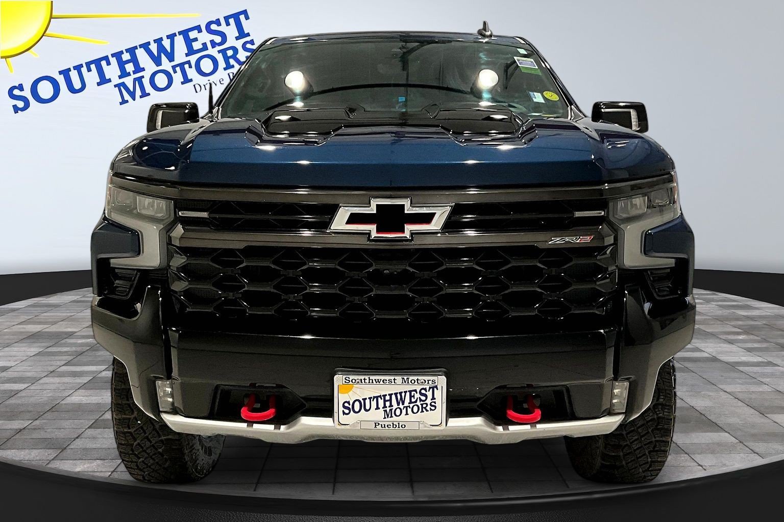 Used 2023 Chevrolet Silverado 1500 ZR2 w/ Technology Package AWD/4WD image 2