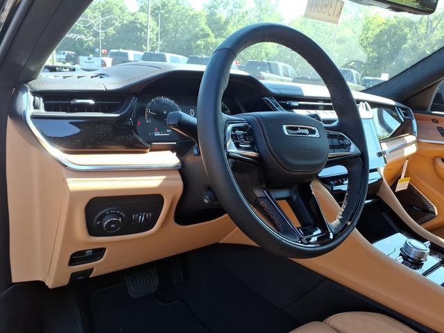 New 2026 Jeep Grand Cherokee Summit w/ Obsidian Package AWD/4WD image 16
