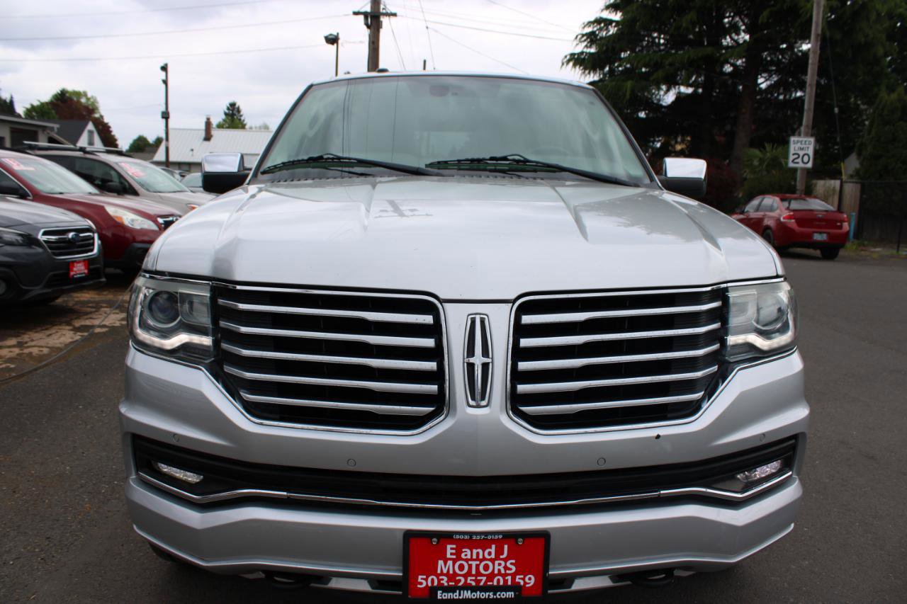 Used 2015 Lincoln Navigator L 4WD image 2