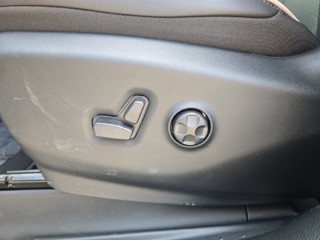 New 2026 Chrysler Pacifica Limited w/ S Appearance Package FWD image 17