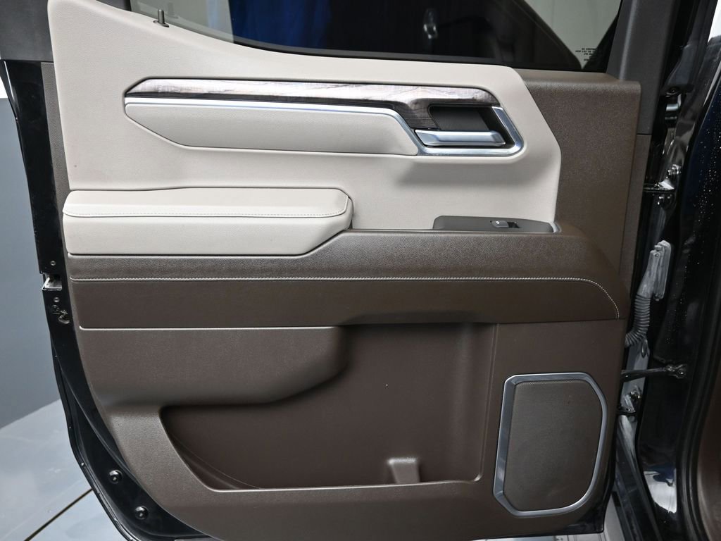 Used 2023 Chevrolet Silverado 1500 LTZ w/ LTZ Premium Package image 31