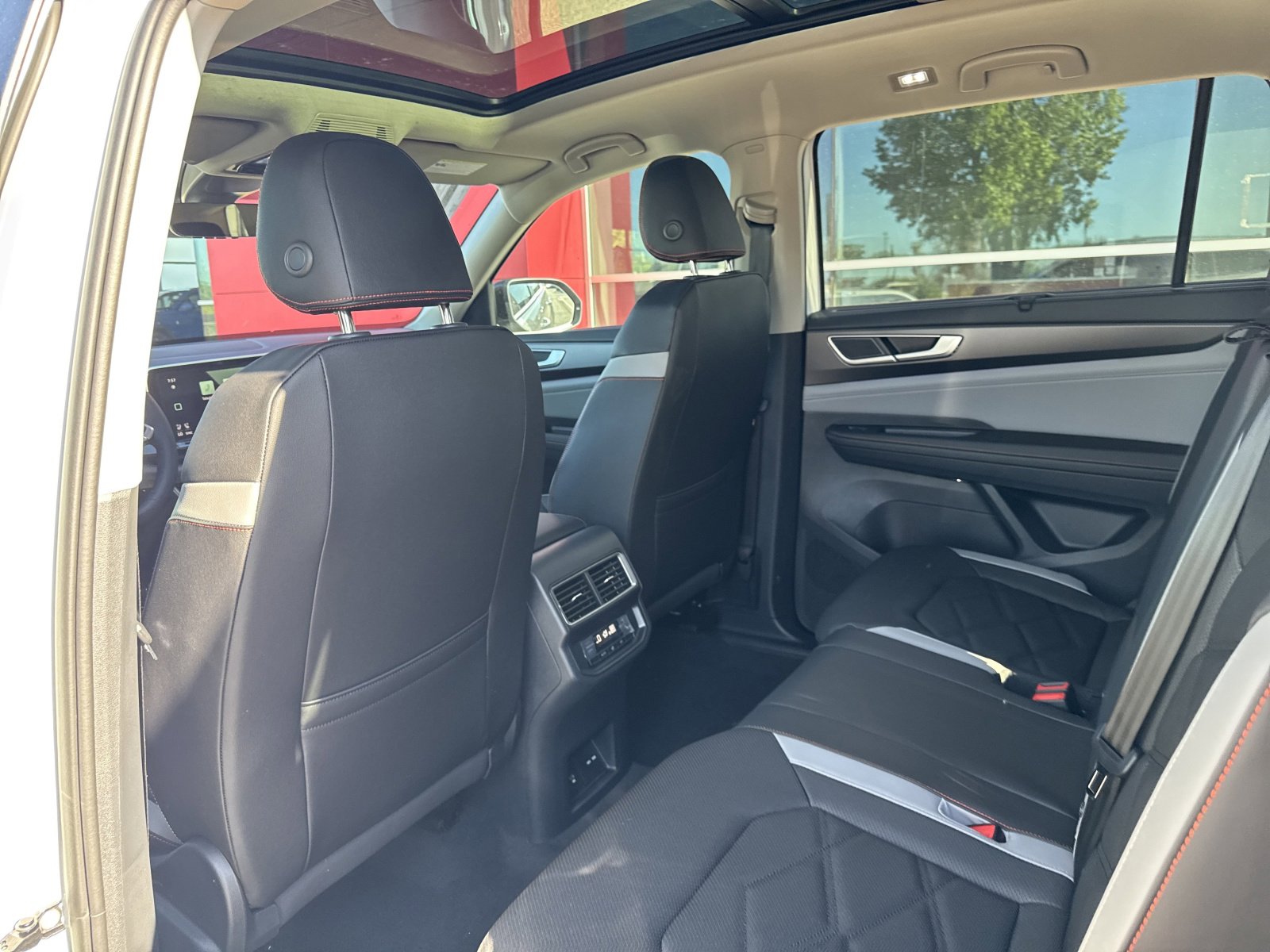 New 2026 Volkswagen Atlas Peak Edition image 19