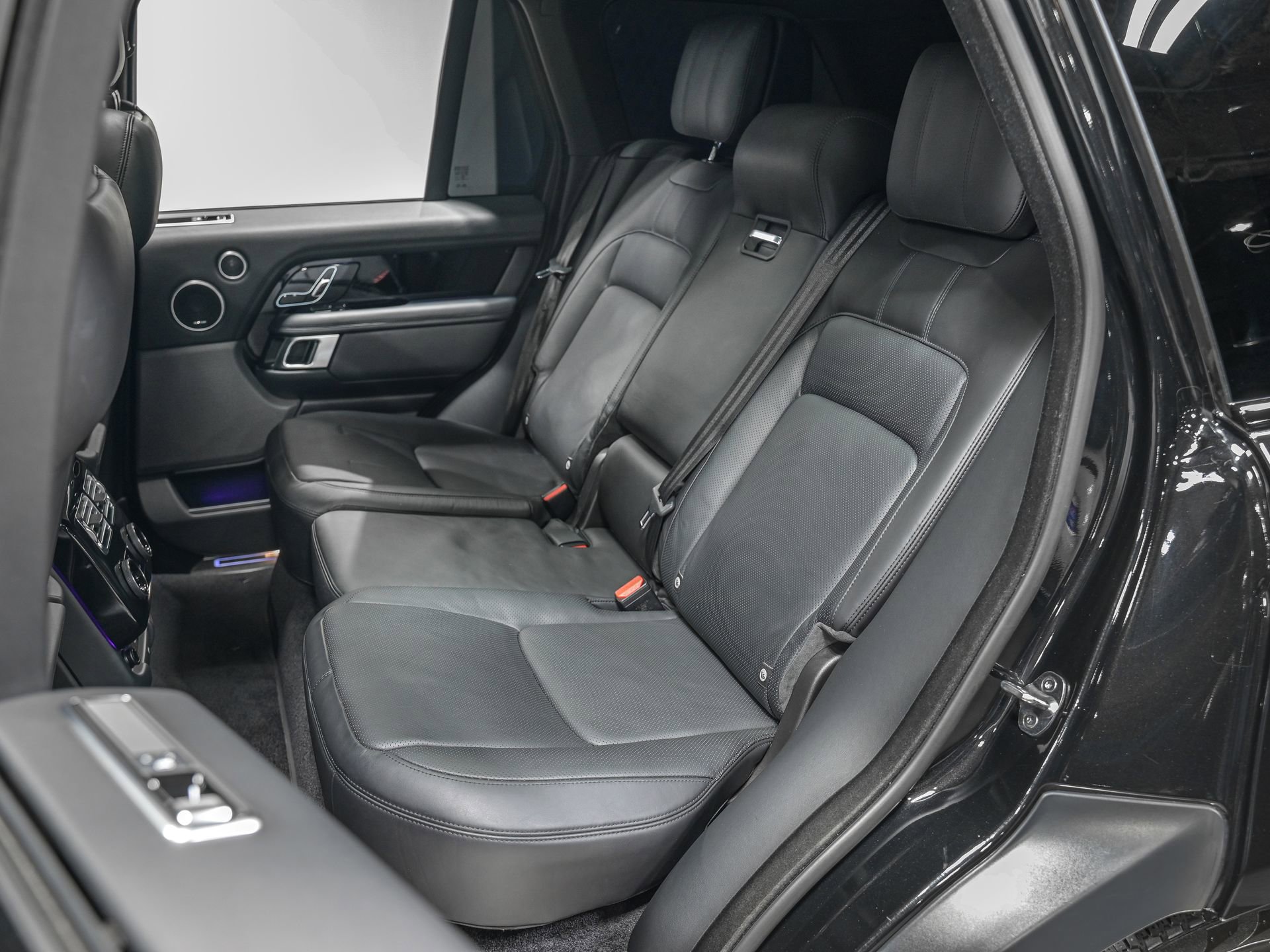 Used 2022 Land Rover Range Rover P525 Westminster Edition image 29