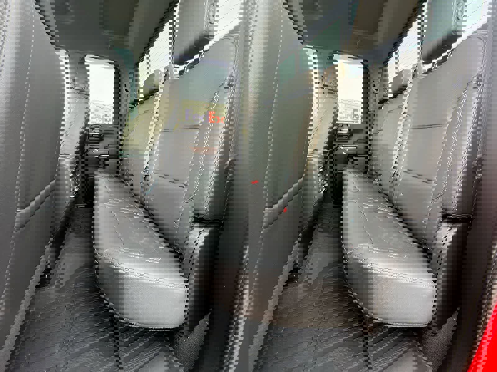 Used 2022 GMC Sierra 2500 SLT w/ SLT Preferred Package image 19