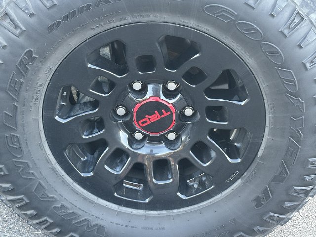 Used 2021 Toyota Tacoma SR5 RWD image 10