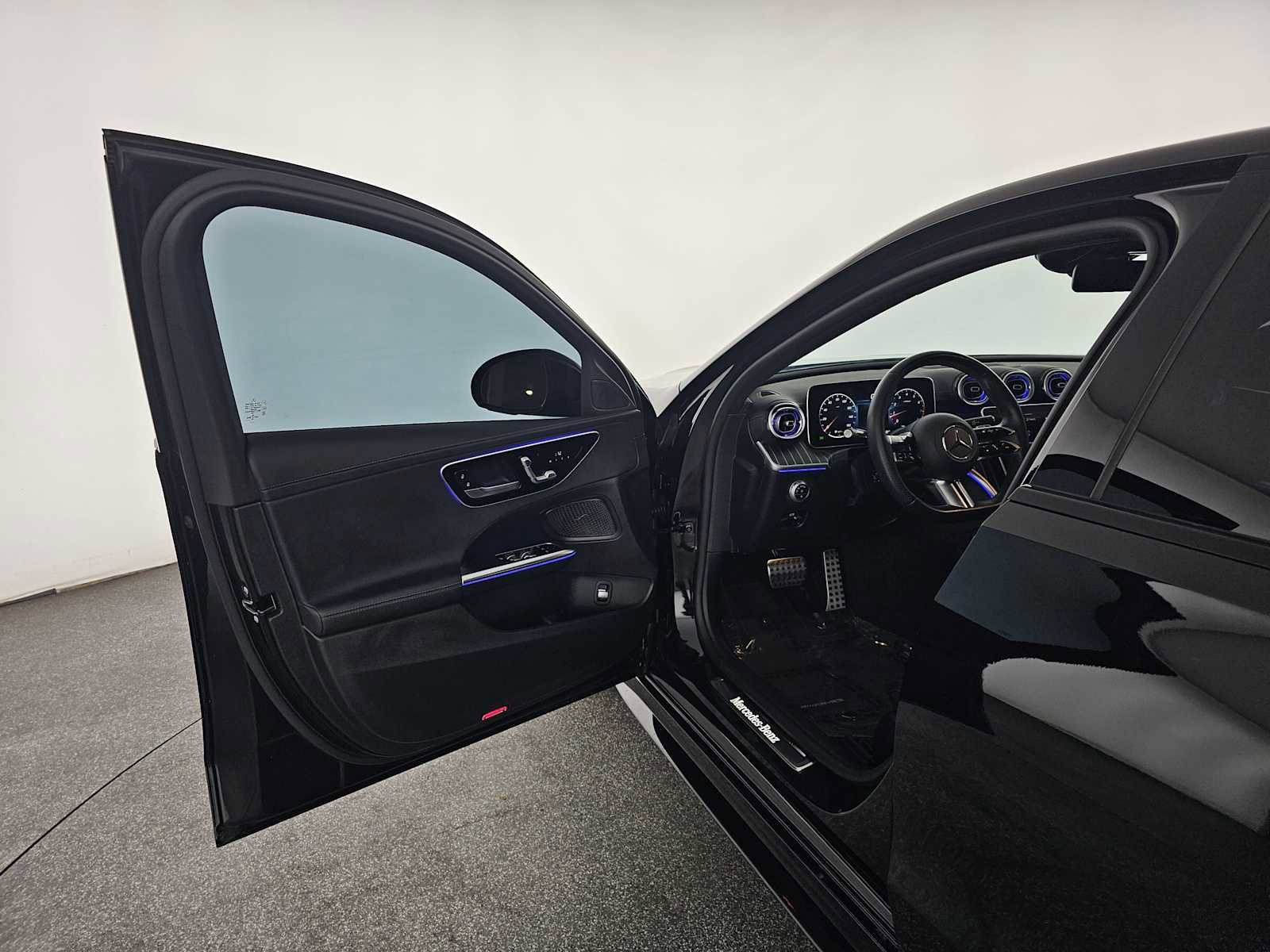 Used 2023 Mercedes-Benz C 300 Sedan image 19