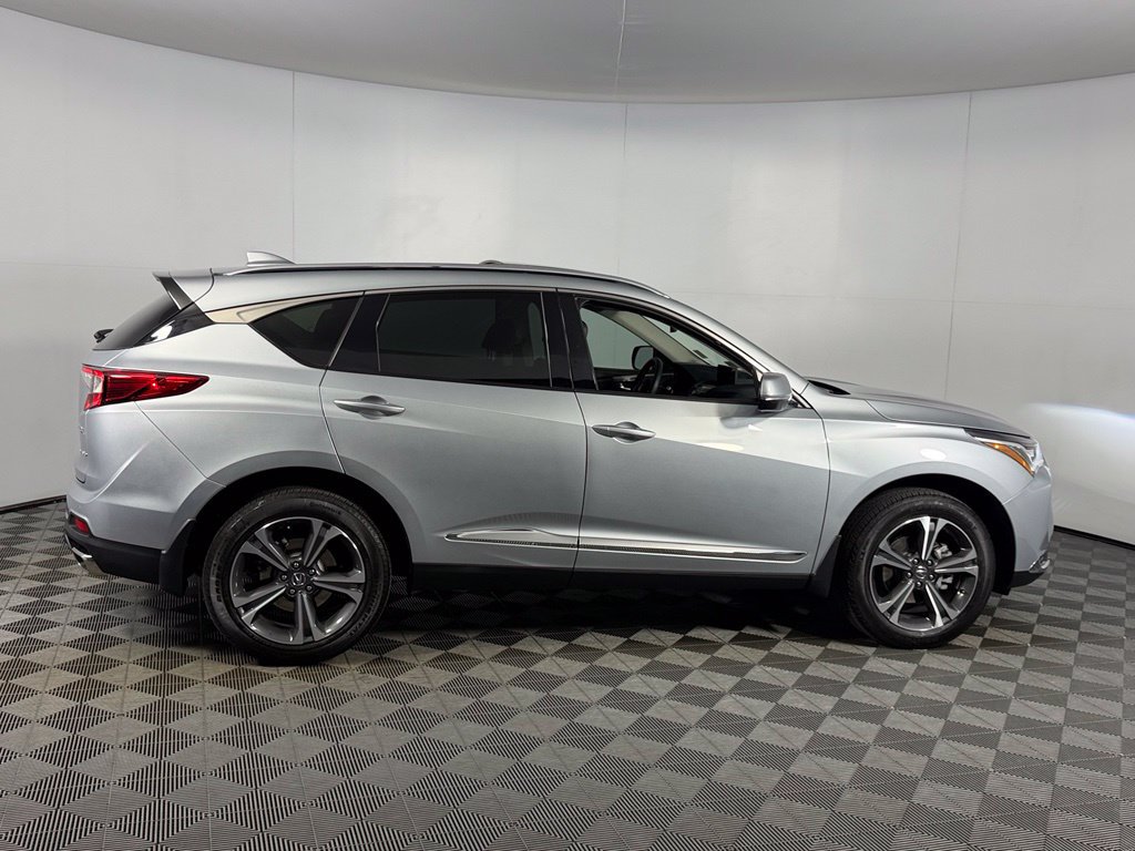 Used 2025 Acura RDX w/ Technology Package AWD/4WD image 4