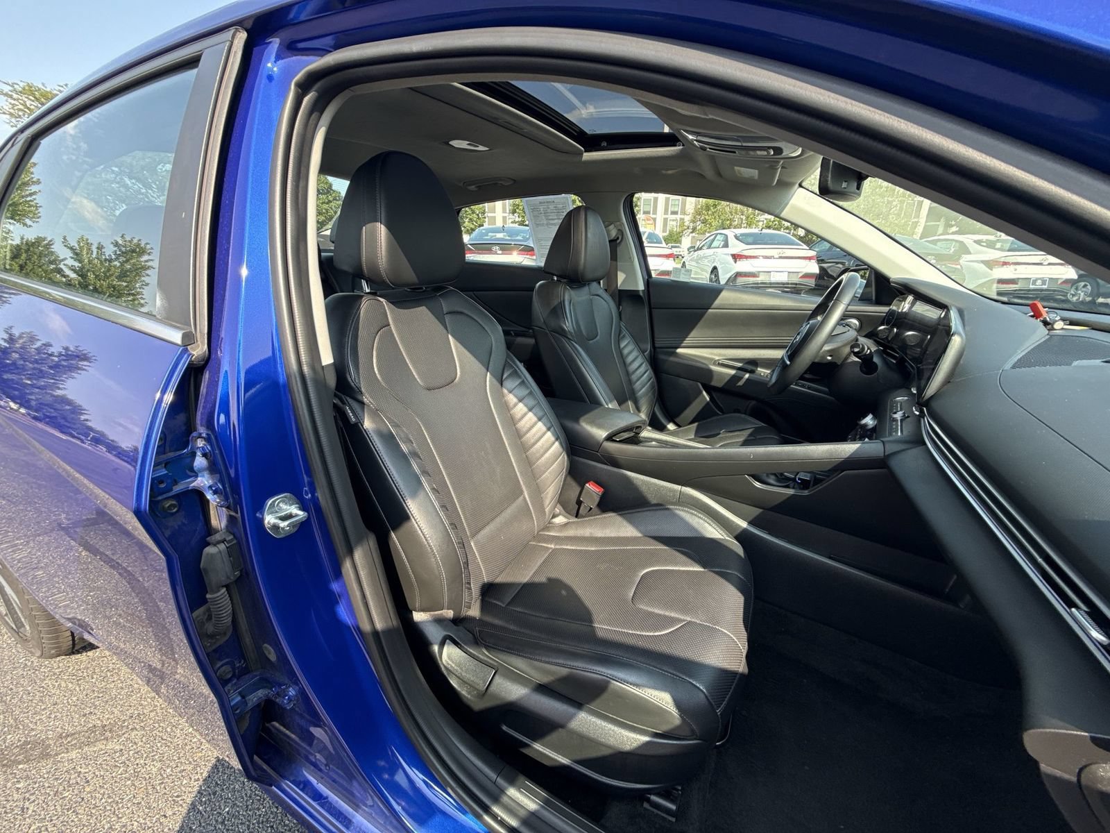 Certified 2024 Hyundai Elantra Limited FWD image 28