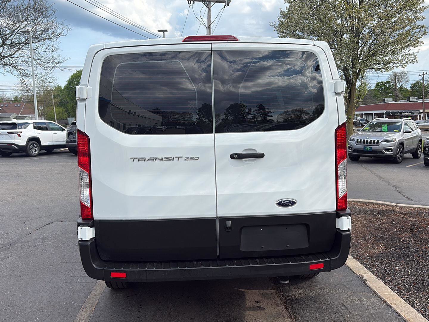 Used 2024 Ford Transit 250 Low Roof w/ Exterior Upgrade Package RWD image 6