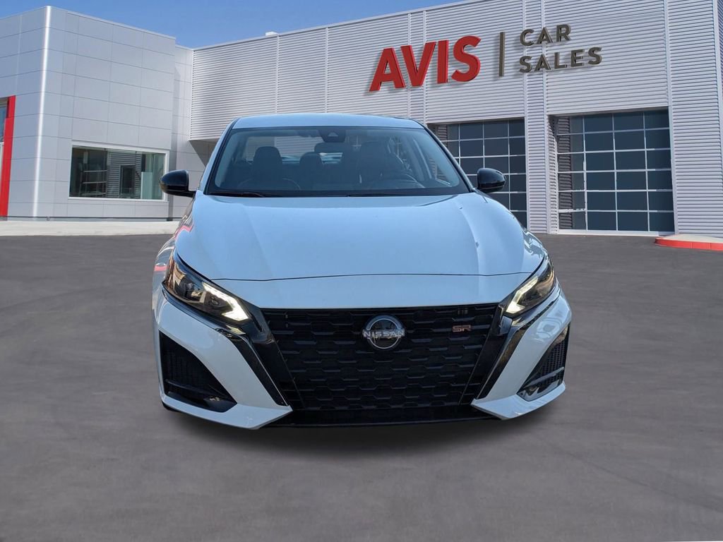 Used 2025 Nissan Altima 2.5 SR image 2