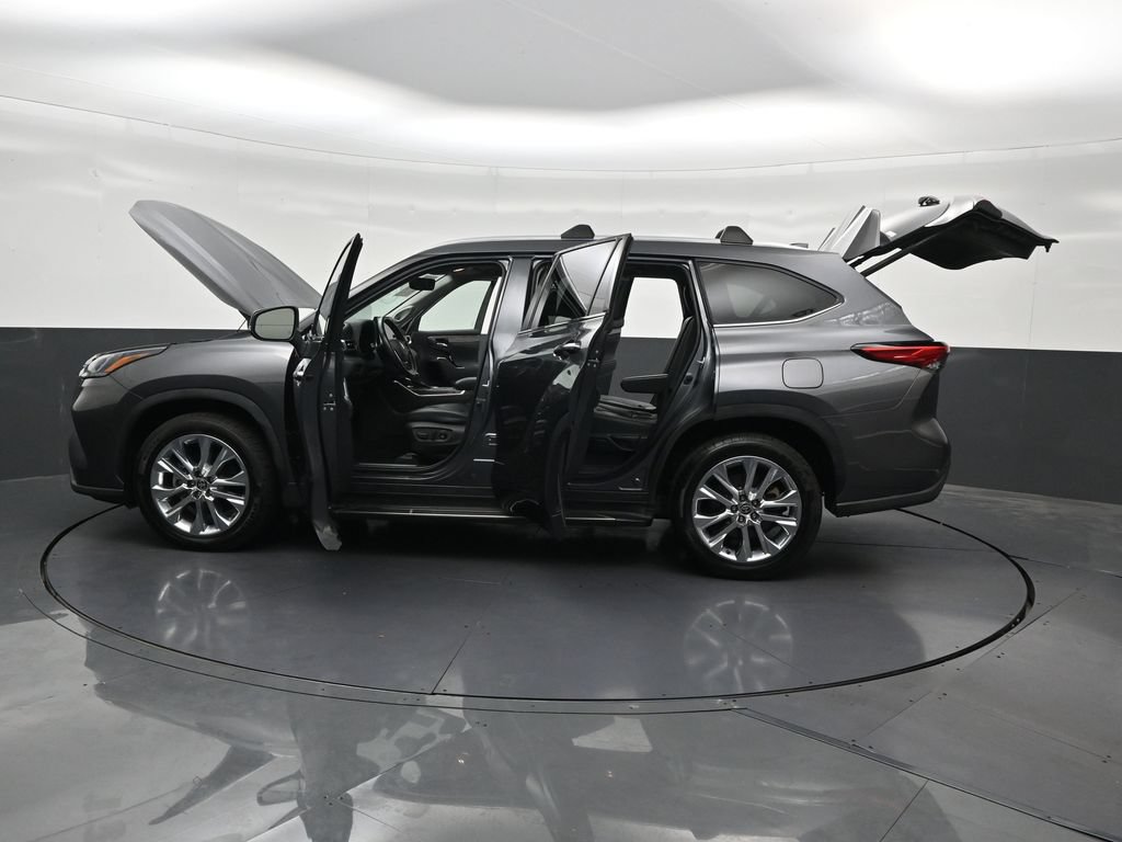Used 2023 Toyota Highlander Limited FWD image 37