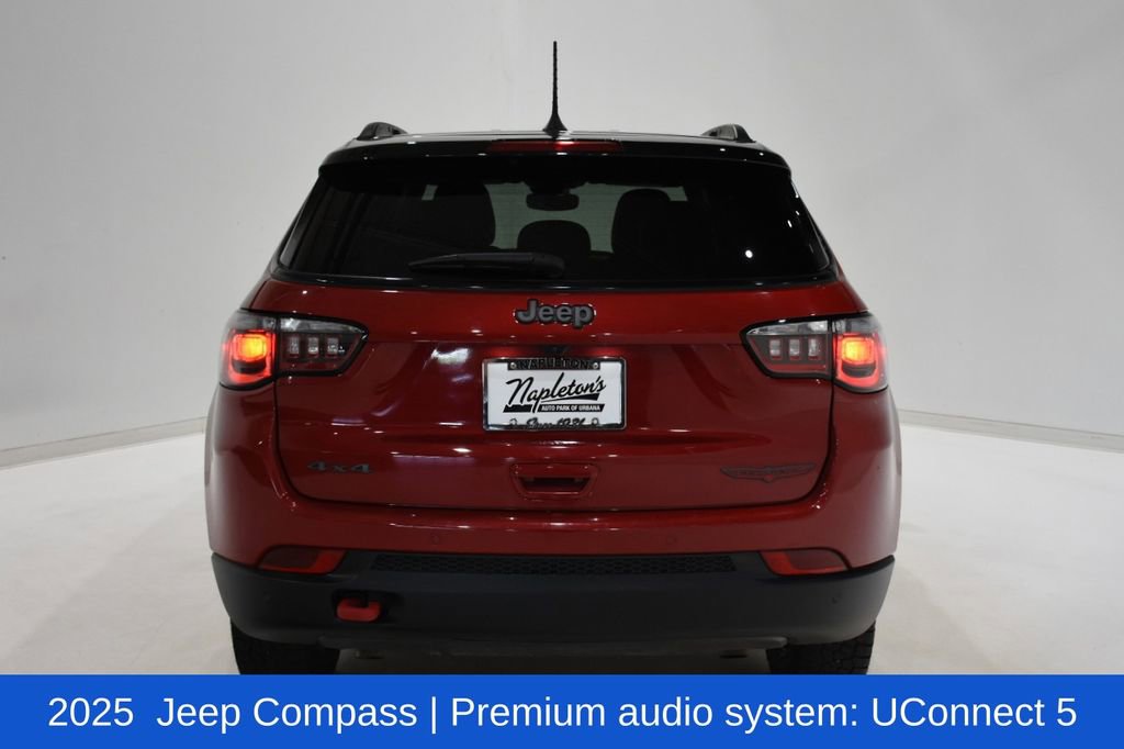 Used 2025 Jeep Compass Trailhawk AWD/4WD image 5