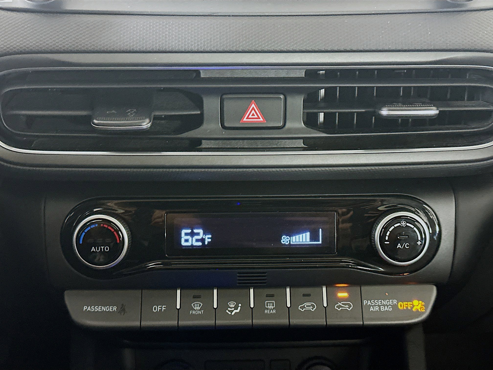 Used 2022 Hyundai Kona SEL w/ Convenience Package image 24