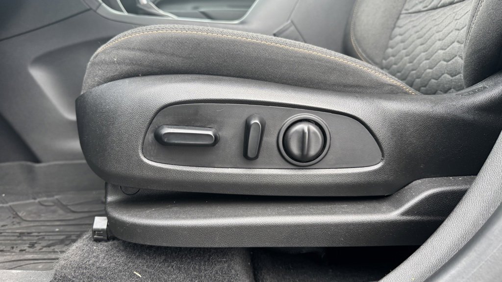 Used 2021 Chevrolet Equinox LT image 18