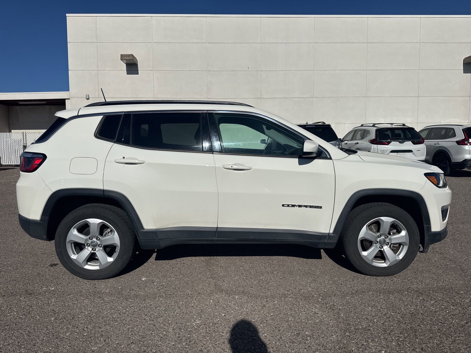 Used 2018 Jeep Compass Latitude w/ Popular Equipment Group AWD/4WD image 2