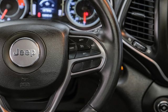 Used 2020 Jeep Cherokee Latitude Plus w/ Comfort/Convenience Group image 17