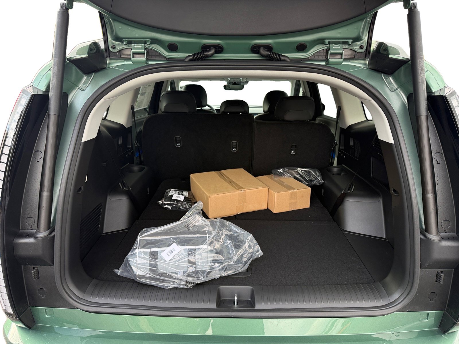 New 2026 Hyundai Ioniq 9 SEL w/ Tow & Go Package image 17