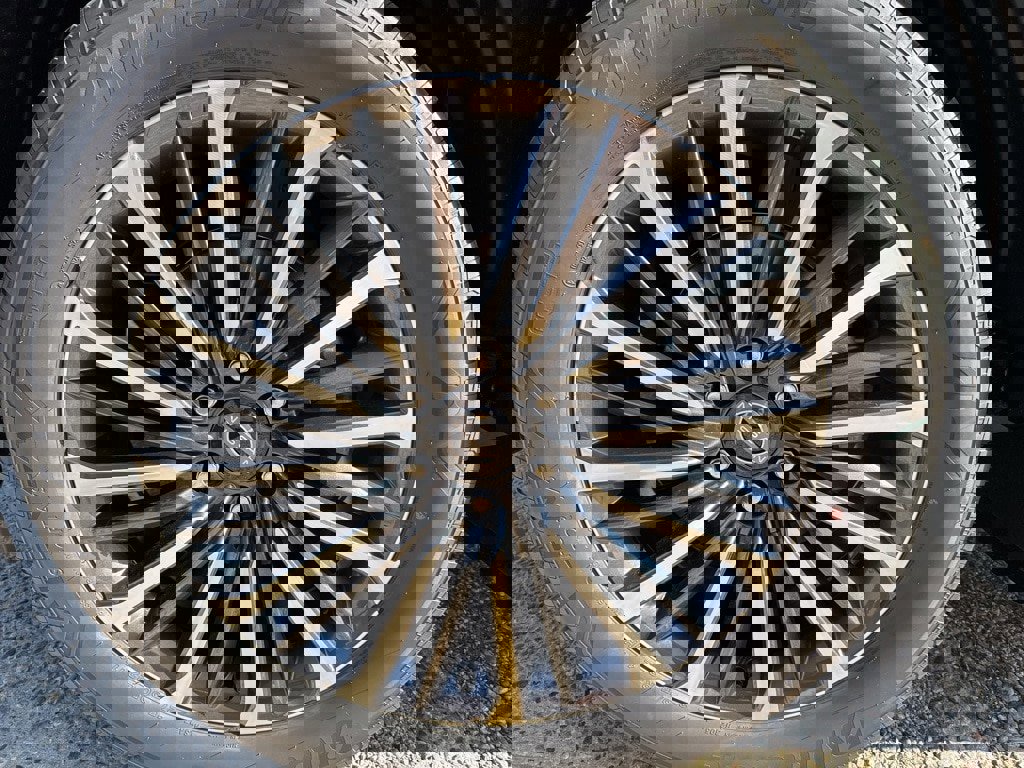 New 2025 Nissan Armada Platinum Reserve image 10