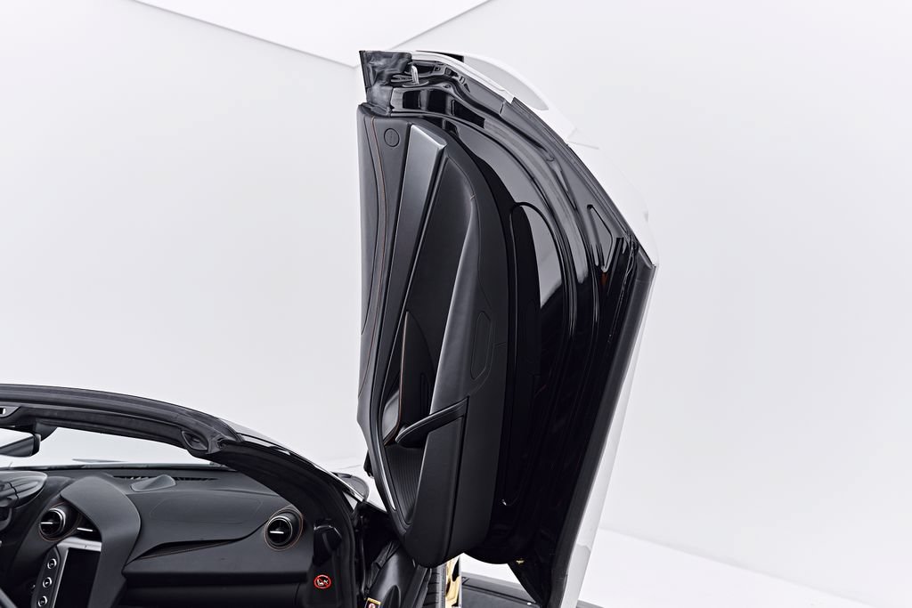 Used 2025 McLaren 750S Spider RWD image 40