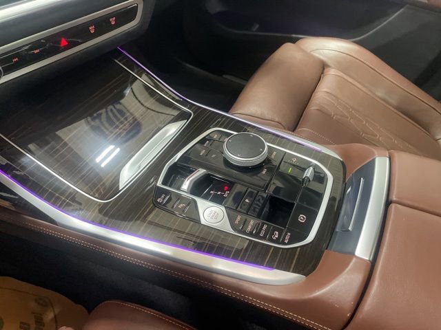 Used 2025 BMW X7 xDrive40i image 13