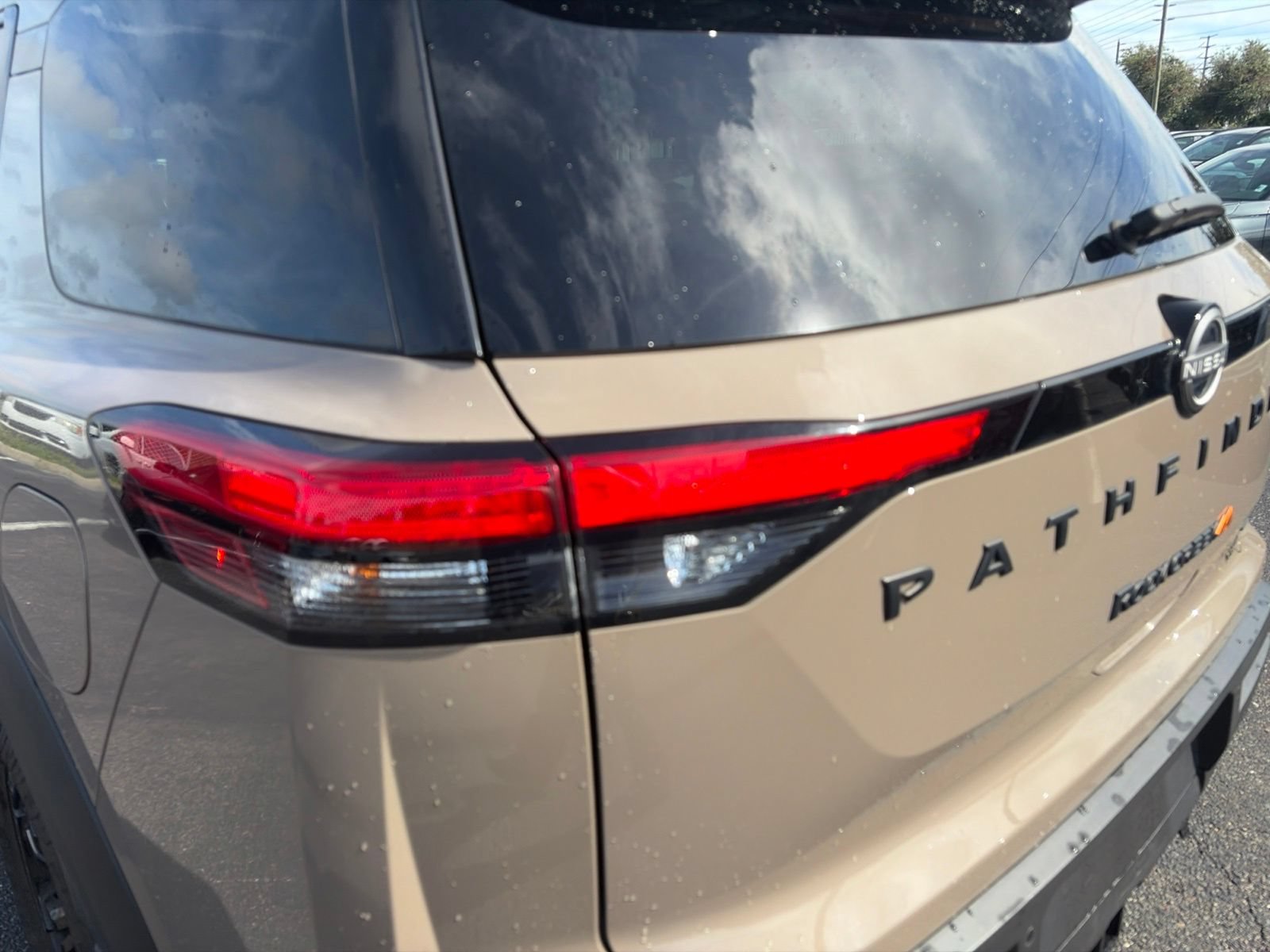 Used 2025 Nissan Pathfinder Rock Creek AWD/4WD image 16