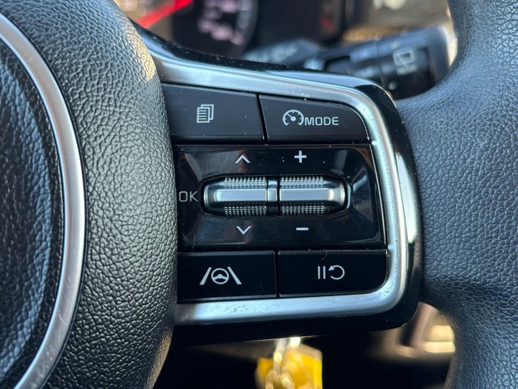 Used 2023 Kia Sorento LX image 22