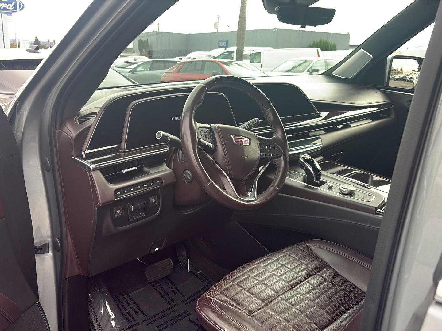 Used 2023 Cadillac Escalade ESV Premium Luxury Platinum AWD/4WD image 13