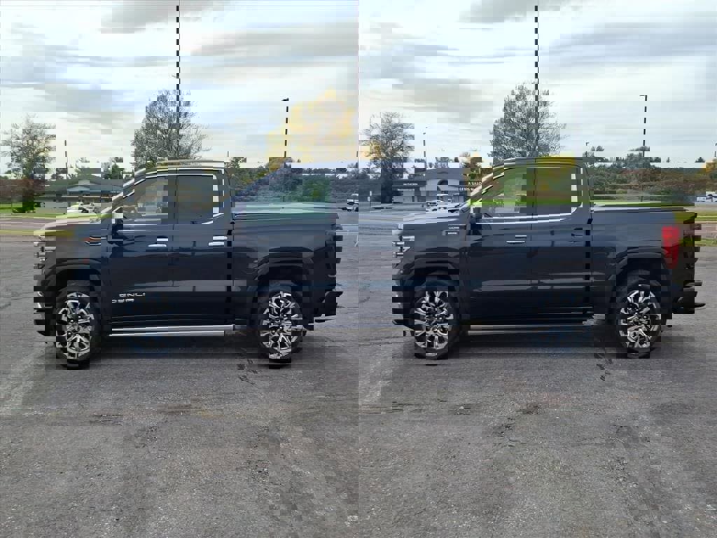 Used 2023 GMC Sierra 1500 Denali Ultimate image 16