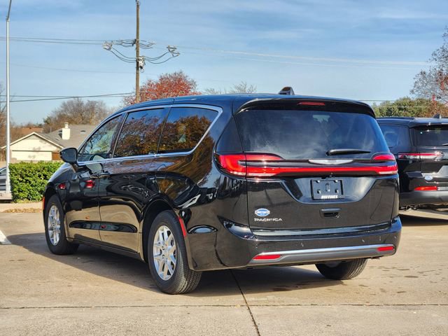 New 2026 Chrysler Pacifica Select FWD image 4