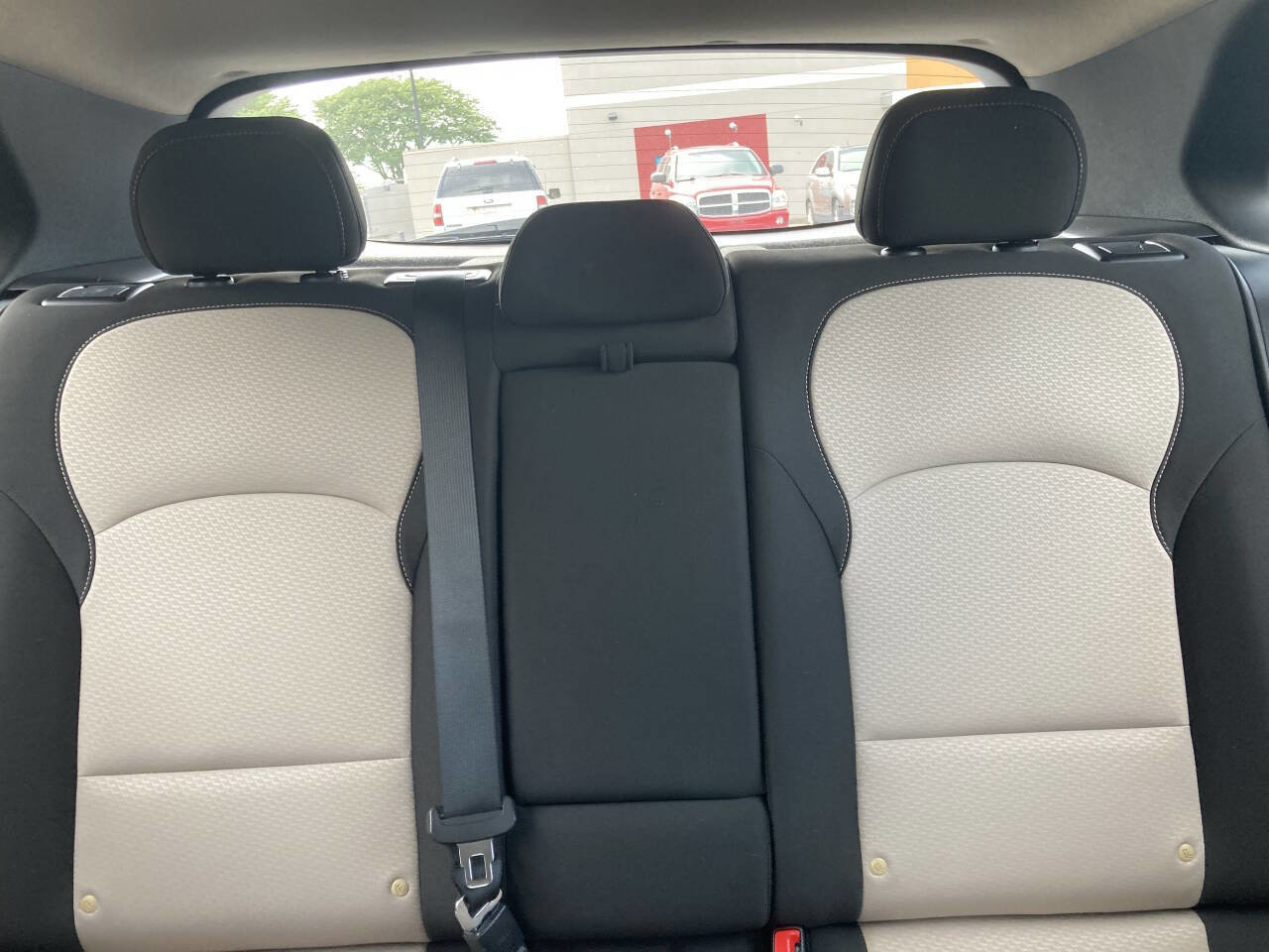 Used 2020 Hyundai Elantra GT image 18