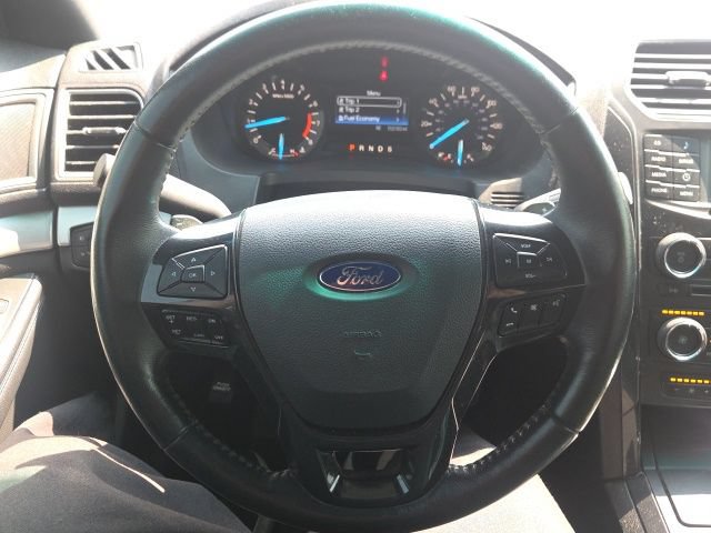 Used 2016 Ford Explorer XLT AWD/4WD image 36