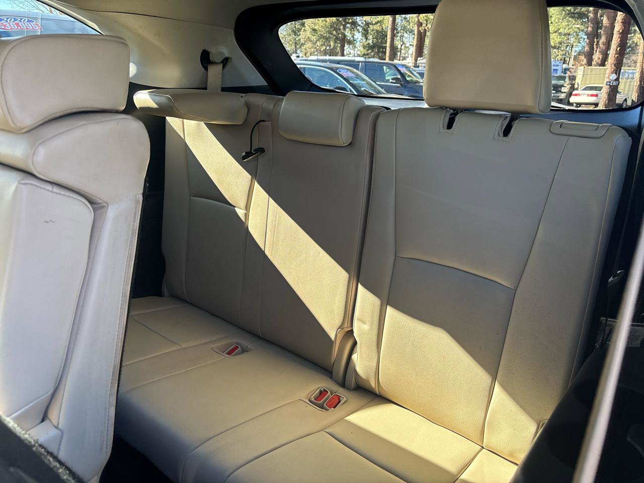 Used 2020 Toyota Highlander XLE AWD/4WD image 15
