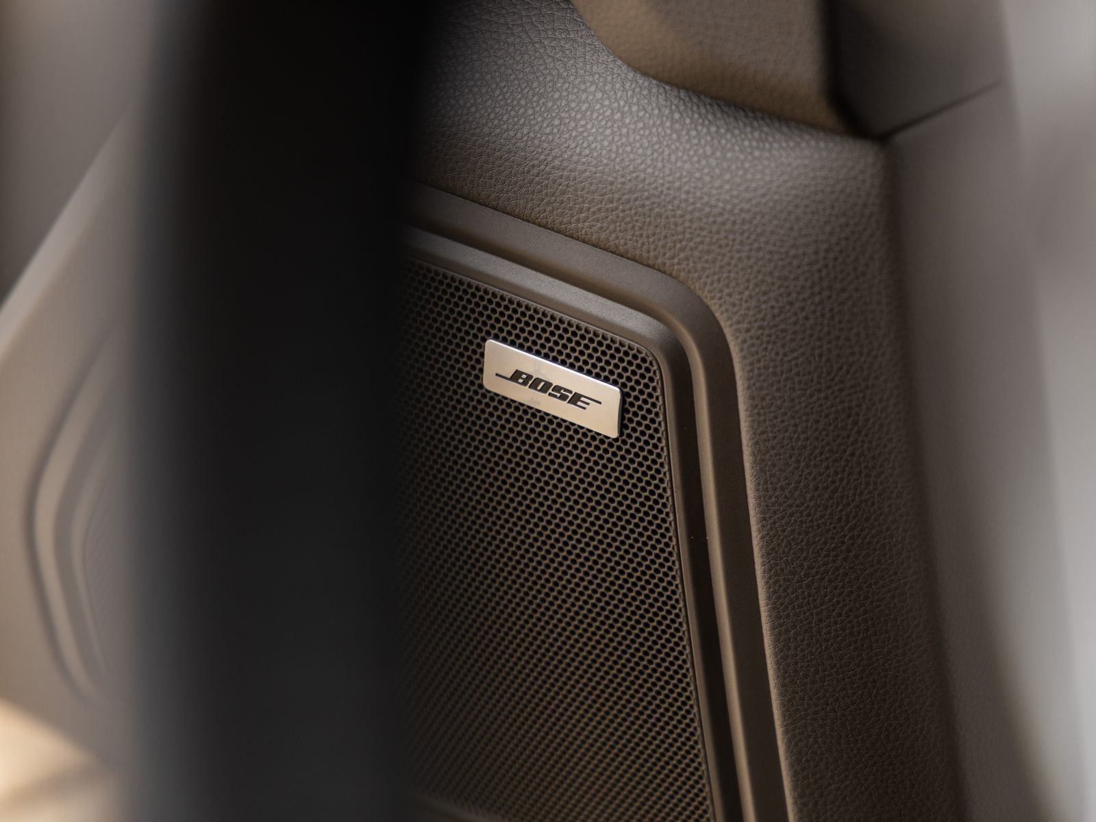 Certified 2021 Porsche Macan AWD/4WD image 23