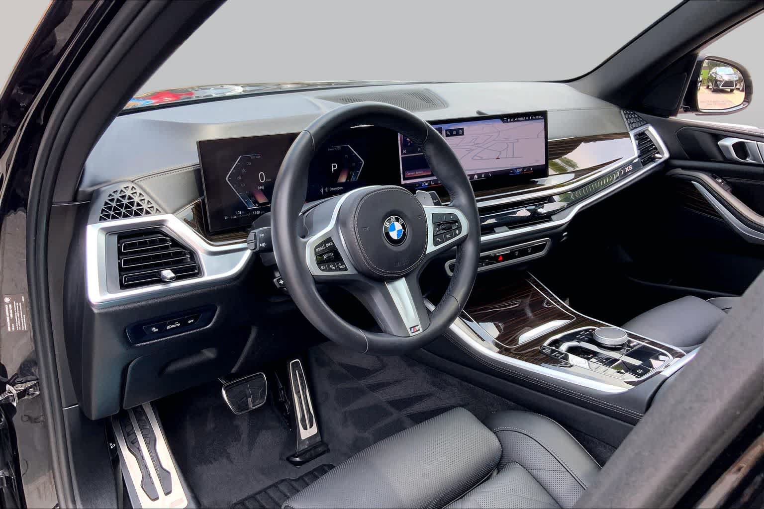 Used 2024 BMW X5 sDrive40i w/ M Sport Package RWD image 18