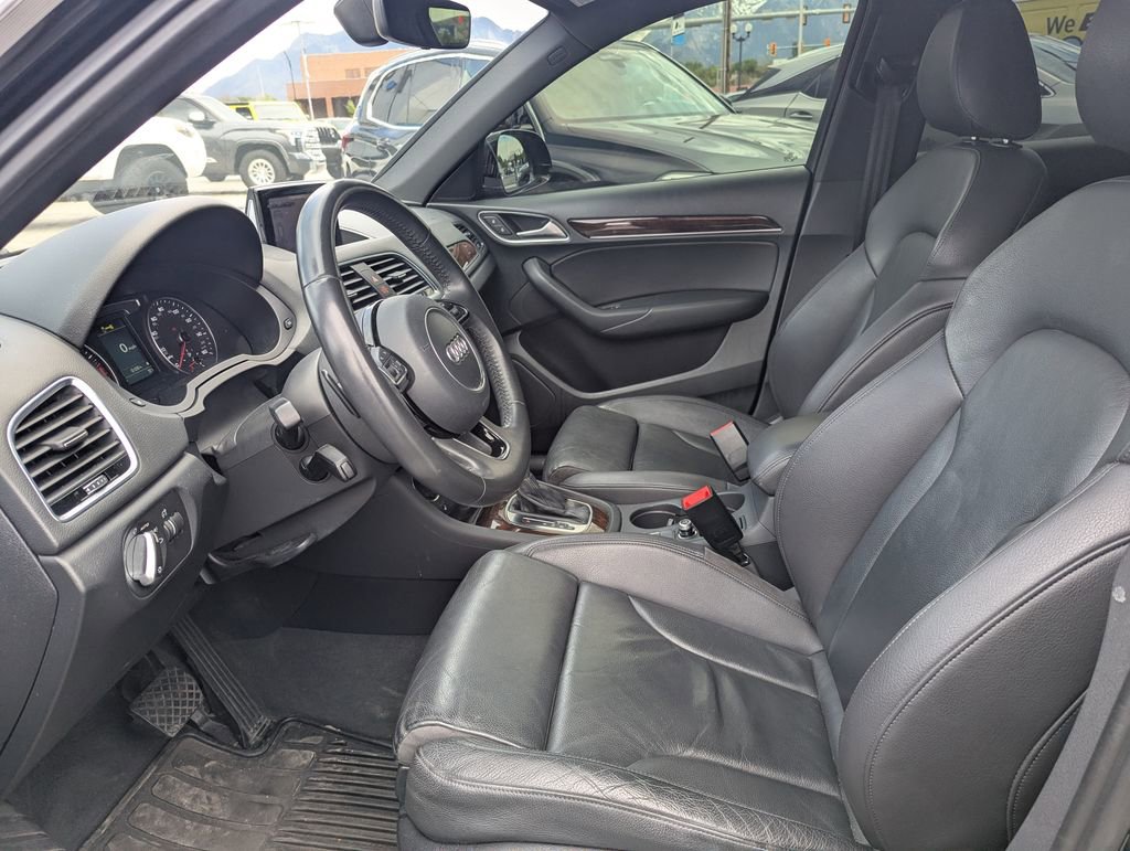 Used 2018 Audi Q3 2.0T Premium Plus w/ Premium Plus Package AWD/4WD image 25