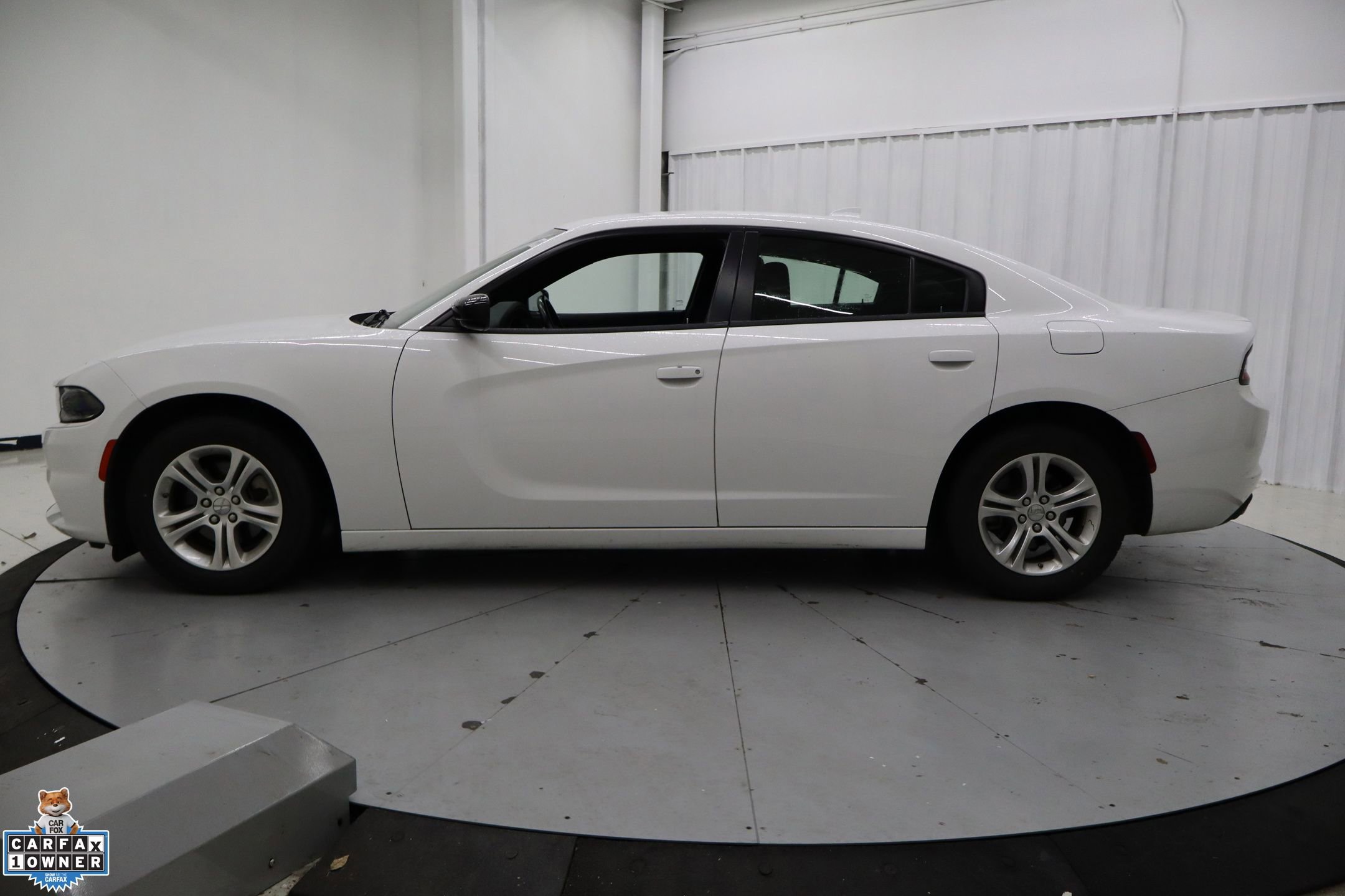 Used 2023 Dodge Charger SXT image 6