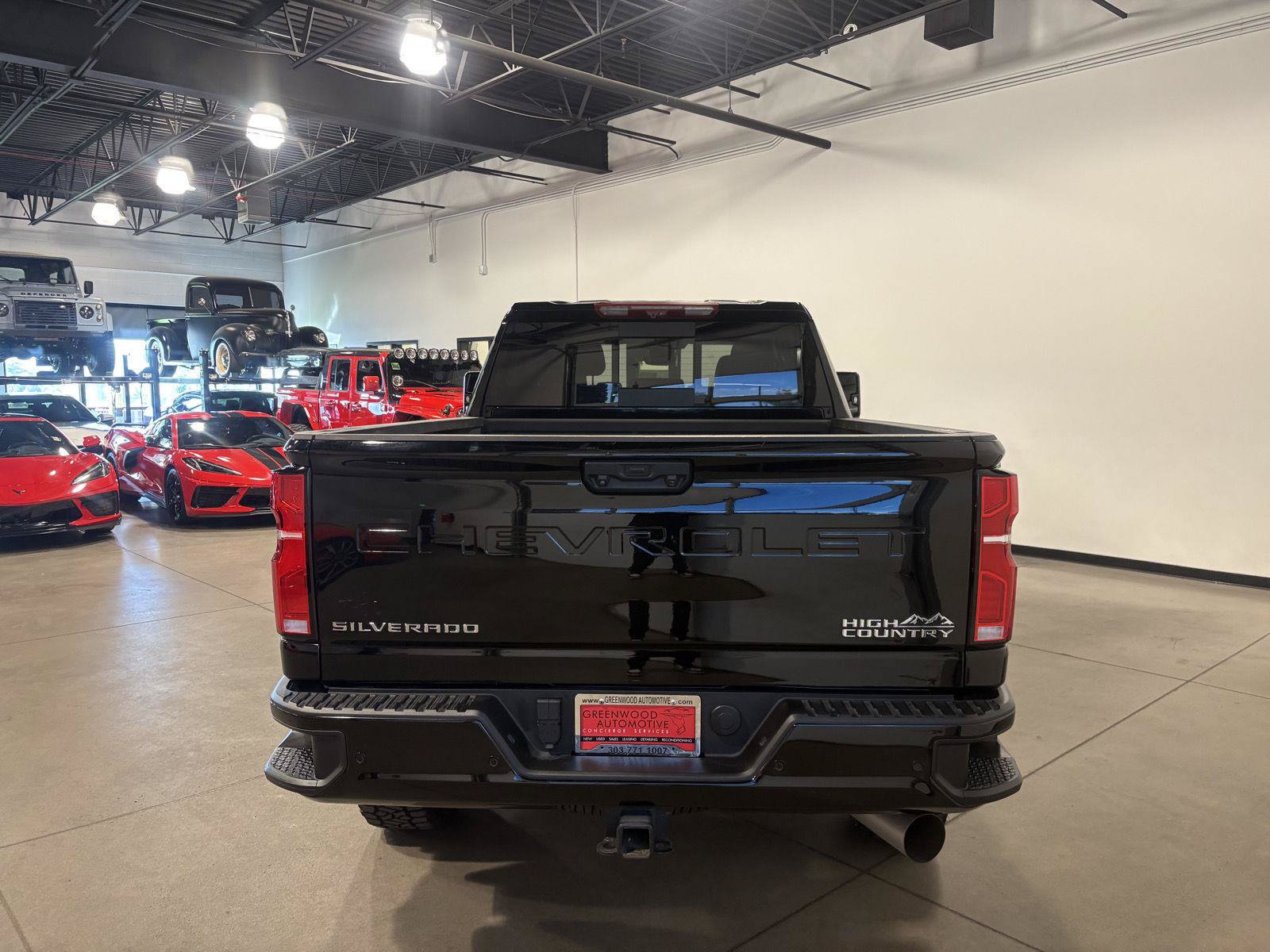 Used 2025 Chevrolet Silverado 2500 High Country w/ High Country Premium Package AWD/4WD image 4