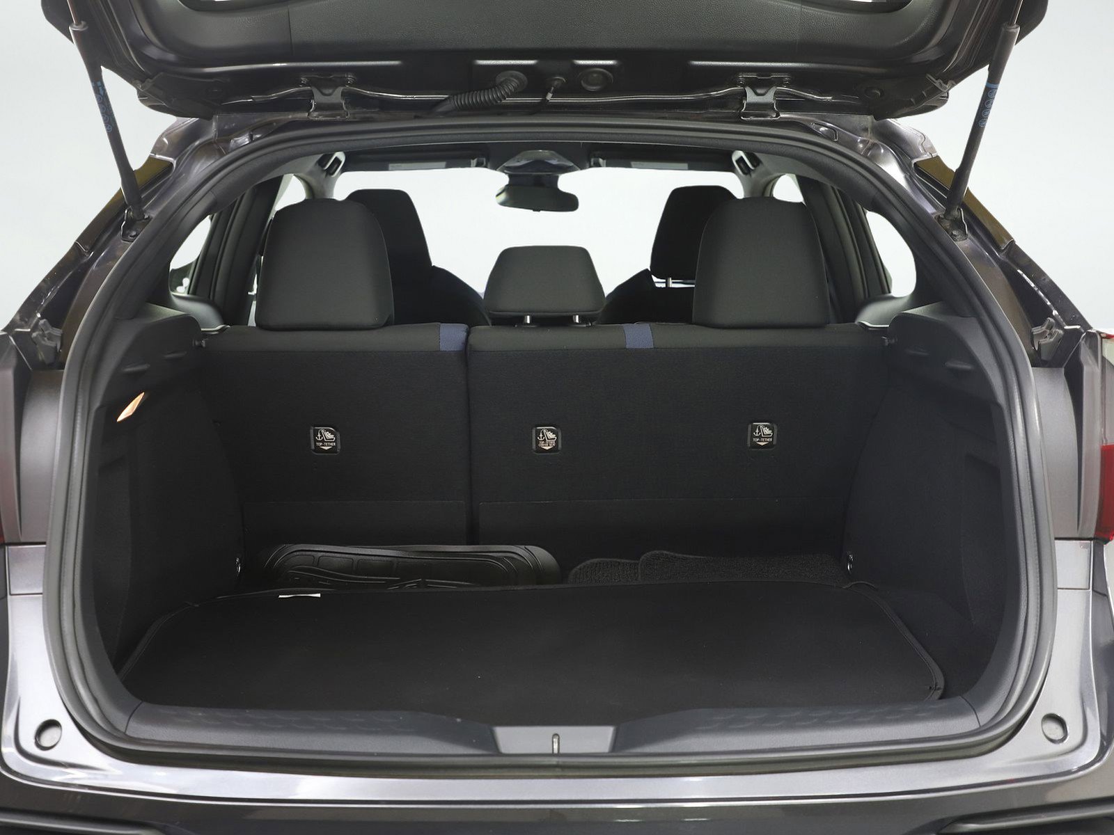 Used 2021 Toyota C-HR XLE FWD image 9