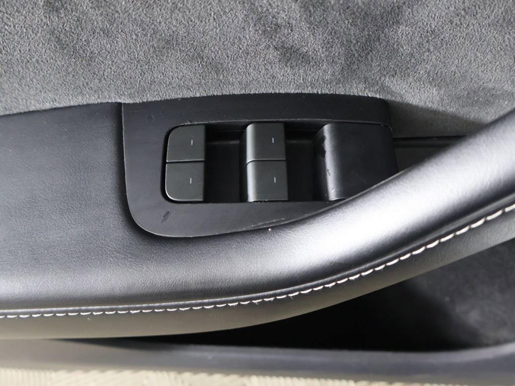 Used 2023 Tesla Model Y Long Range image 35