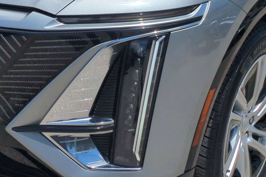 Certified 2024 Cadillac Lyriq Tech AWD/4WD image 23