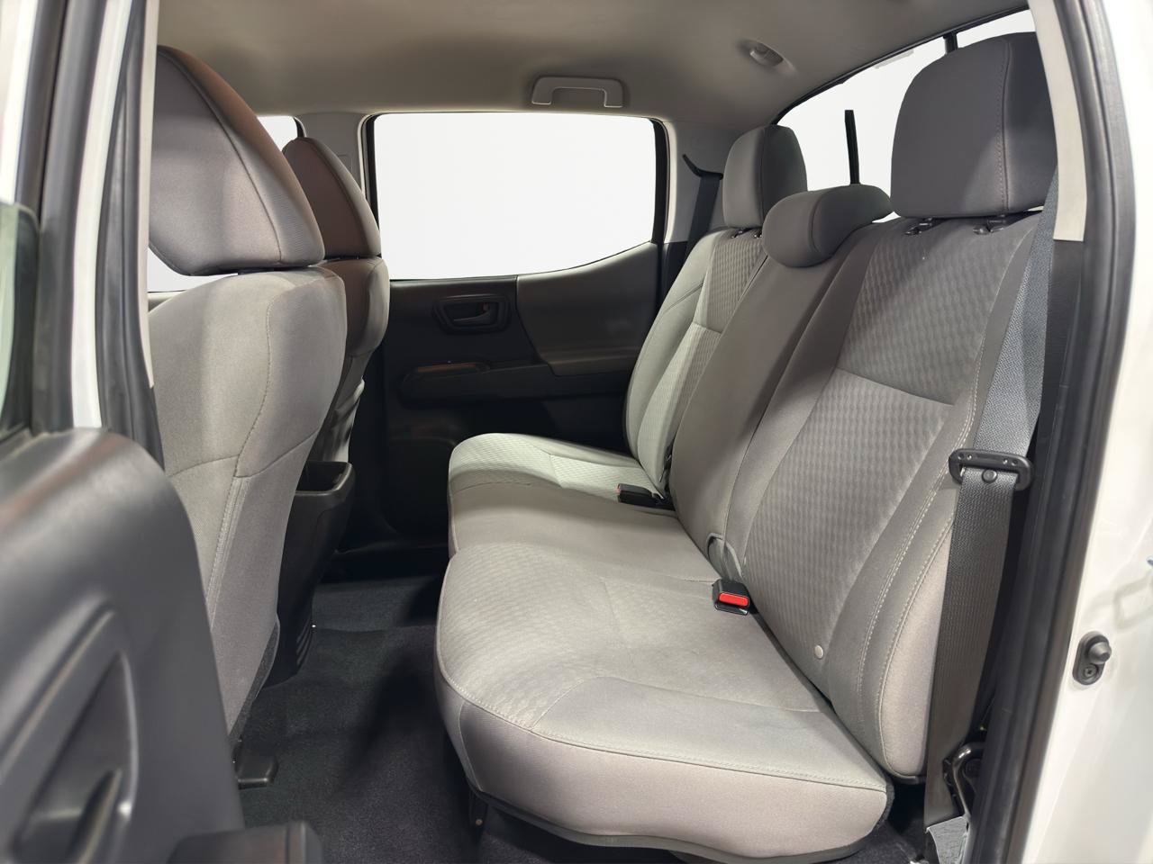 Used 2022 Toyota Tacoma SR AWD/4WD image 27
