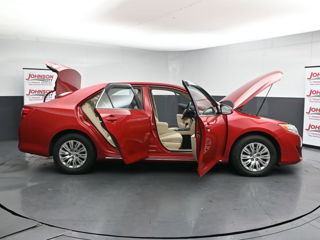 Used 2014 Toyota Camry LE FWD image 27