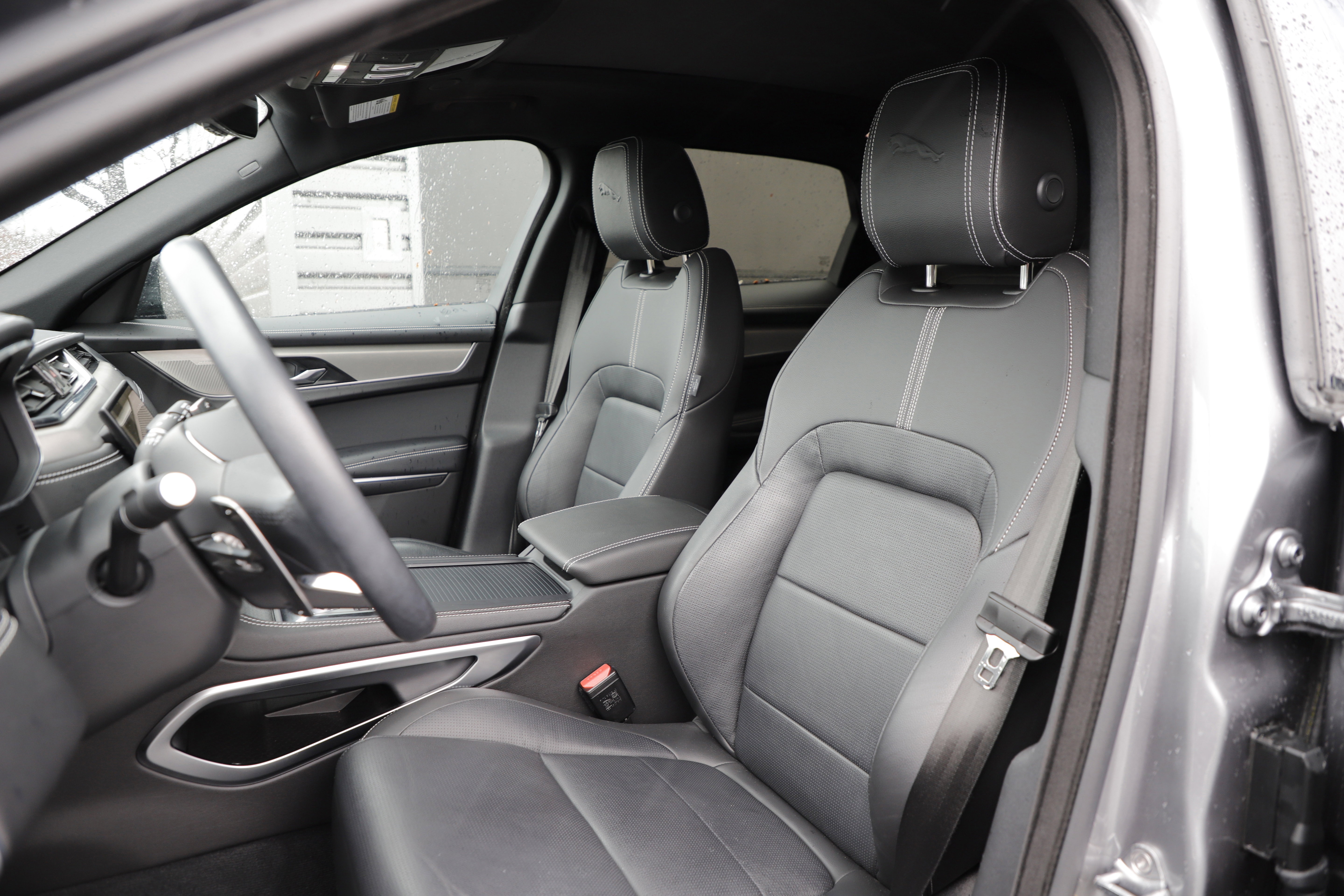 Certified 2025 Jaguar F-PACE R-Dynamic S image 18