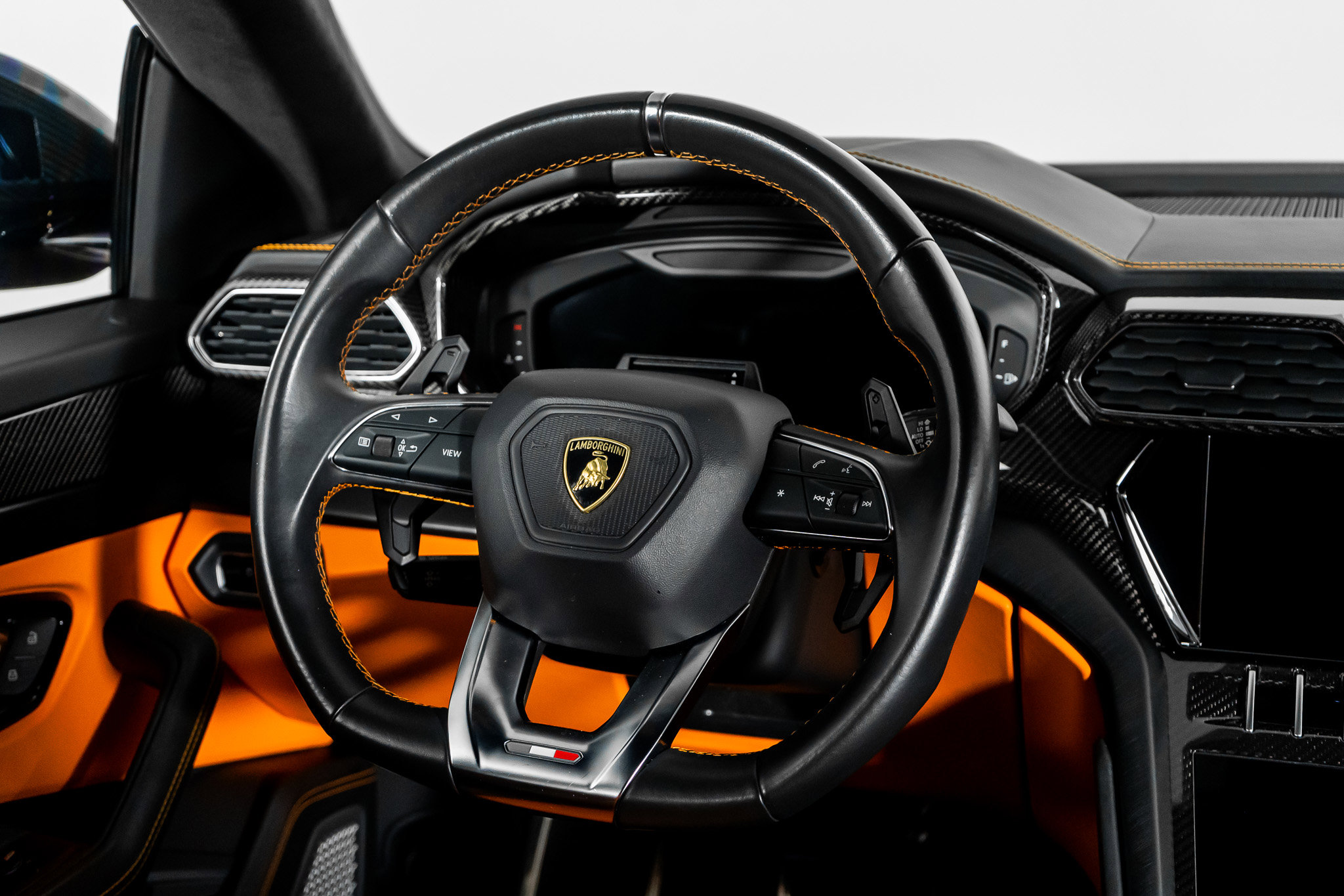 Used 2022 Lamborghini Urus image 58